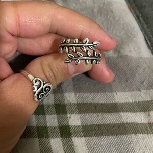 James Avery delicate vines ring